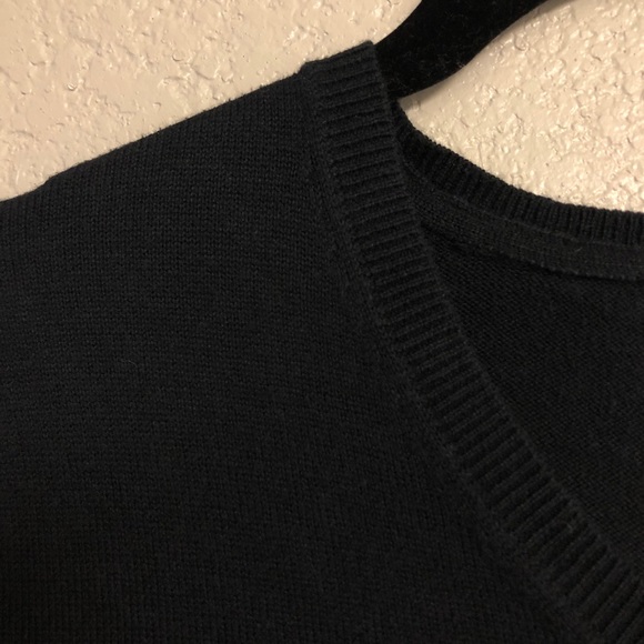 croft & barrow Black V-neck Sweater (Petite Small) - Picture 4 of 7